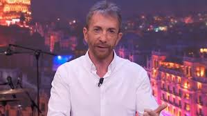 Pablo Motos desvela la intrahistoria de sus camisas blancas en 'El Hormiguero': "Esa es una idea genial"