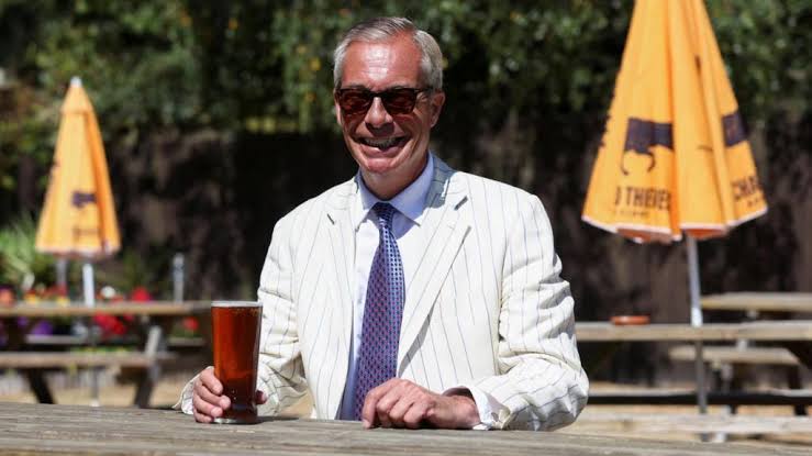Les votes sont comptés lors de l'élection partielle de Clacton déclenchée par Nigel Farage