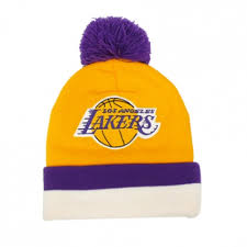 bonnet &agrave; pompon