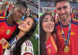 La celebración de los jugadores del Athletic: baile de Nico con Lamine, guiño al «y por qué no» de Laporte...