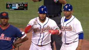 Venezuela's Willson Contreras hits single, driving in two runs, extending lead over Netherlands