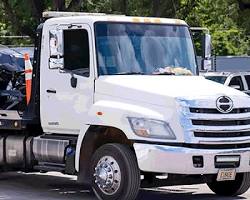 Image of tow truck in Western Tehran