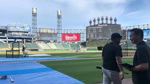 A little reunion going on pregame, as Pirates players and coaches catch up with Joey Bart and Tommy Pham here at Rate Field: