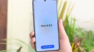 Esta es la actualización que llega previo a One UI 8.5 para algunos usuarios