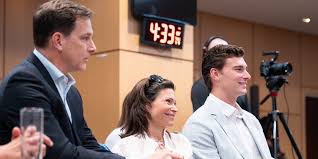 Raiders QB Mendoza, family deliver $500K gift to University of Miami for MS research
