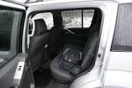 Nissan Pathfinder 2,5 dCi A: Nissan Pathfinder hurmaa tiloillaan