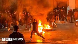 Medics describe overwhelmed hospitals as Iran protests continue