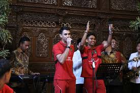 Momen Nadeo dan Marselino Nyanyikan Lagu Favorit Prabowo