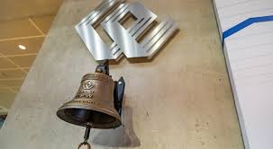 Potężne spadki na polskim giełdowym debiucie