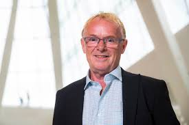Per Sandberg raser på Facebook: - Ine! Hold kjeft.