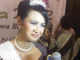 Ryan Putri Astrini, Putri Indonesia Asal Jabar saat Grand Final Pemilihan Putri Indonesia Jabar 2012 di Parahyangan Room Hotel Horisson Bandung, ... - 20120625mega_Ryan_Putri_Astrini_02