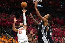 Knicks rally to beat Spurs in NBA Finals game-one thriller