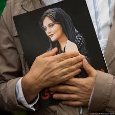 سالگرد مهسا؛ جنبش "زن، زندگی، آزادی" نقطه عطف در تاریخ ایران