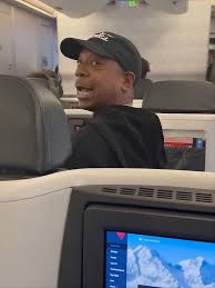 20-Year Queens Rap Feud Combusts In Delta Business Class Cabin, Ends In Pillow Fight And Ejection