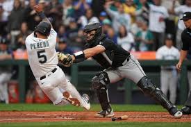 Obstruction ruling costly for Chicago White Sox in 6-1 loss: ‘I obviously didn’t agree with that call’