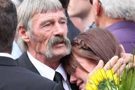 Grief etched on his face, SAS legend John McAleese looked on yesterday as the body of his soldier son was brought home to Britain - along with the young ... - 28-08-09-image-13-834329304-415299