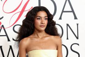 Olivia Dean Continues to Dominate U.K. Albums Chart With Fifth Week at No. 1