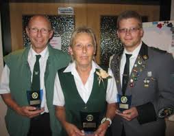 Pokalsieger 2013 (v.l.n.r.): Ingo und Angela Johannes mit Florian ...
