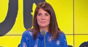 « Répondez-moi ! » Estelle Denis se fait passer un savon en plein direct