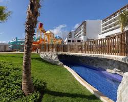 Royalton Riviera Cancun lazy river, AI generated