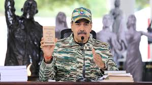 Tensiones EEUU-Venezuela: Flota Estadounidense se acerca mientras Maduro dialoga - Imagen principal del artículo