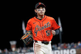 Giants outfielder Jung Hoo Lee released from detainment at Los Angeles International Airport