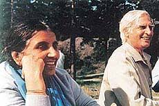 Harcharan Chawla with wife Purnima - above