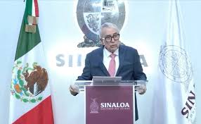 Siempre sí pide licencia Rocha Moya