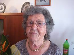 Barreiro - Maria Antónia Matos festeja 100 anos de vida&lt;br&gt; Com um vivo Maria Antónia Matos, residente da Quinta da Lomba, em Santo André, ... - 8000114