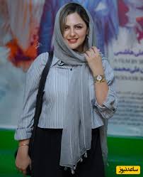 رونمایی از پدر و مادر جوان نیلوفر کوخانی ، بازیگرسریال «آلا»/ انگاری خودشه با تیپ دهه 60/ جلل الخالق از این همه شباهت