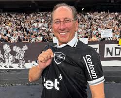 Jonh Textor volta à liderança de empresa que comanda Botafogo e outros clubes