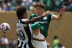 Agustín Giay brilla en el Mundial de Clubes y San Lorenzo sonríe