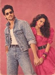 Kiara Advani-Sidharth Malhotra jump on the 80's AI pic trend