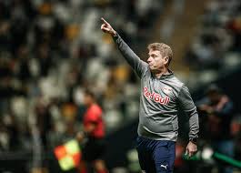 Bragantino reencontra Fernando Seabra três meses após técnico deixar o clube