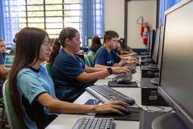 Aprova Paraná Universidades abre nesta quinta as inscrições para os classificados