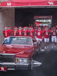 UH found a very Houston way to bring its football team onto the field