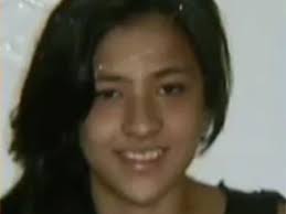 Os três acusados de terem assassinado a estudante Caroline Silva Lee, de 15 anos, em um assalto, foram condenados, na sexta-feira (22), no Fórum da Barra ... - estudante