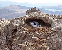 Image of interior of Panagia Kakaviotissa