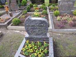 Grab von Trientje Harms (1919-2000), Friedhof Osteel