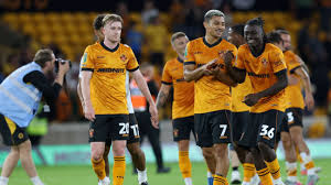 Com gol de André, rebaixado Wolverhampton vence time da quarta divisão na Copa da Liga Inglesa