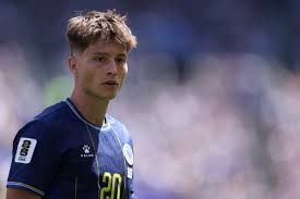 ‘Messi de Milwaukee’, atacante da Bósnia nasceu nos Estados Unidos, mas tenta eliminar anfitriã na Copa hoje