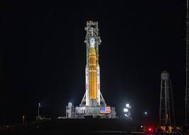 Problema con el cohete Artemis: NASA retrasa misión lunar debido a fallo en helio