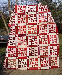Résultat de recherche d'images pour "red and white quilts"