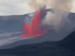 Kilauea's latest eruption sent lava 800 feet high