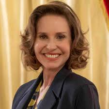 Paula Burlamaqui reconhece exagero em fala sobre envelhecimento e rebate crítica de Marina Lima
