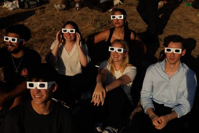 Londoners witness largest partial solar eclipse since 1999, with 90% of sun covered; next one after 2026?