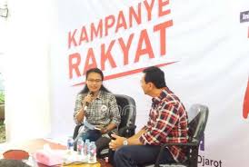 Hasil gambar untuk gambar ahok pas dirumah lembang