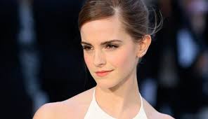 Emma Watson Lulus dari Brown University. Emma Watson Lulus dari Brown University. Emma Watson di ajang UK premiere film &quot;Noah&quot; di Leicester Square, ... - 278624_620