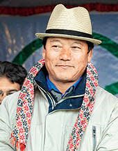 ... says Gurung - Morcha team leaves for Delhi BIRESWAR BANERJEE - ... - 05nblbimalagain_191947