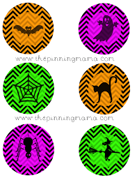 http://www.thepinningmama.com/2013/09/11/free-printable-halloween-cupcake-toppers/